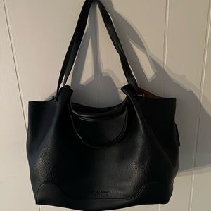 Beautiful leather, large handbag carry shoulder/had.